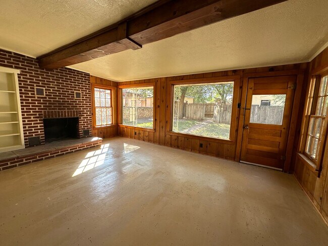 Building Photo - 1304 Sheldon St