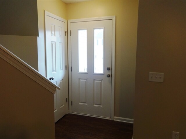Building Photo - 418 Dovetail Cir