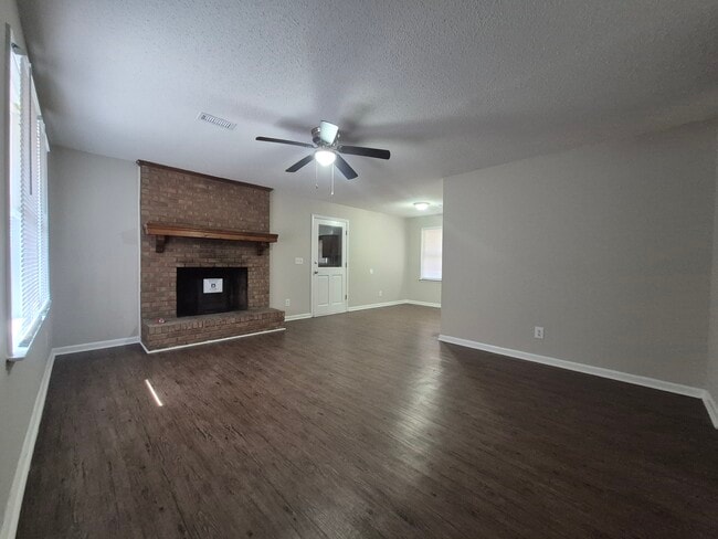 Foto del edificio - 2409 Amy Cir