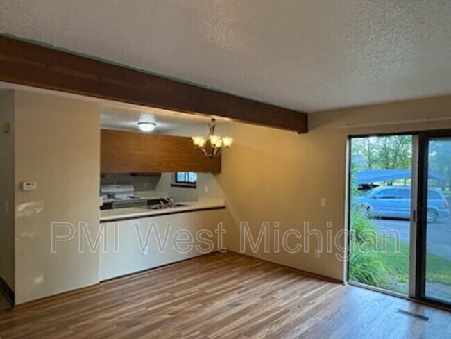 Building Photo - 603 Peachtree Pl