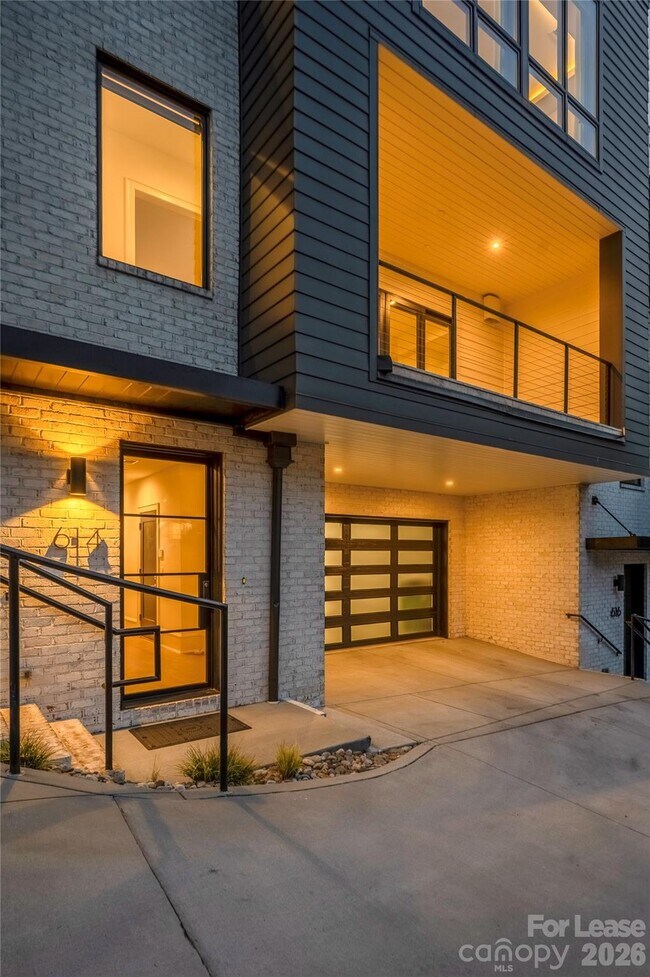 Foto del edificio - 614 Queens Rd