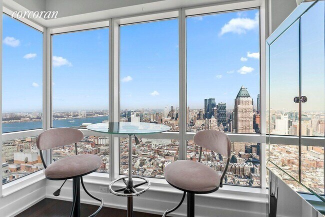 Building Photo - 350 W 42nd St