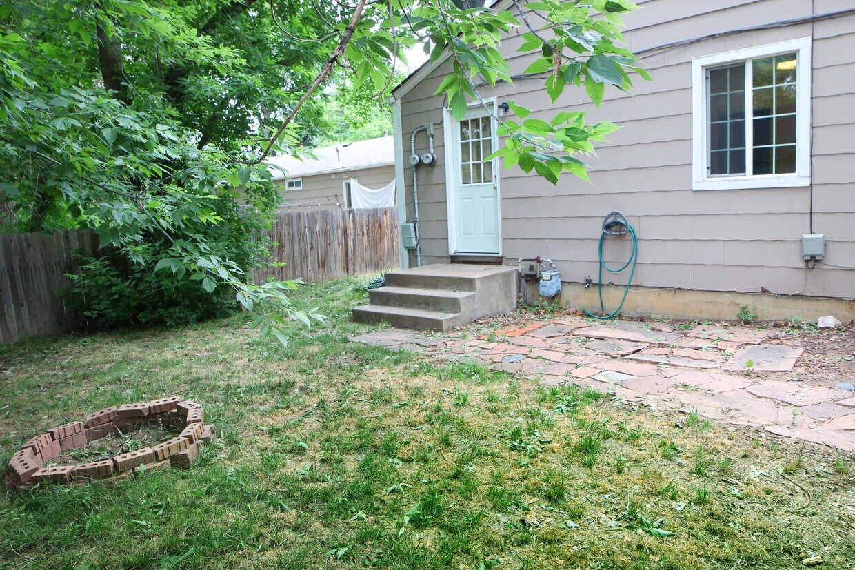 Primary Photo - 630 Cowan St