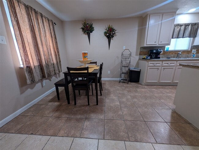 Building Photo - 3435 Creek Grove Dr