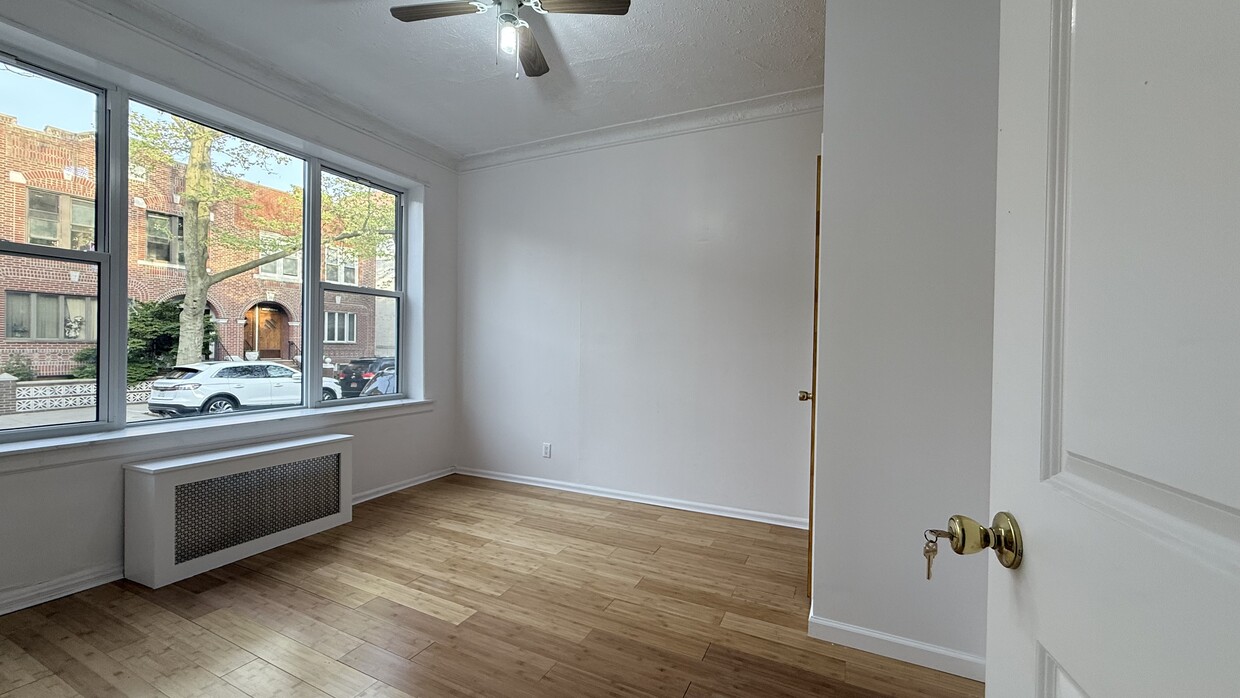 Primary Photo - 1728 W 4th St