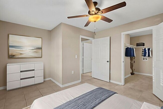 Foto del edificio - Celebrate the end of summer with Zero $$ application fees!