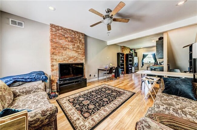 Photo - 2621 Josephine St House