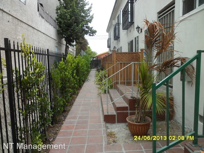 Foto del edificio - 1316 Venice Blvd