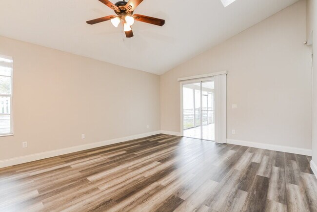 Foto del edificio - 114 Meadow Blvd