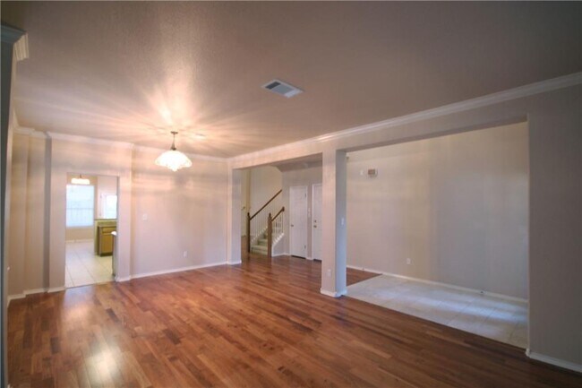 Building Photo - 1616 Chasewood Dr