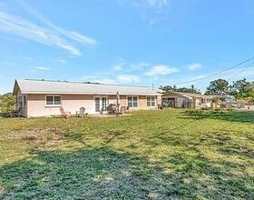 Building Photo - 2916 Woodcrest Dr
