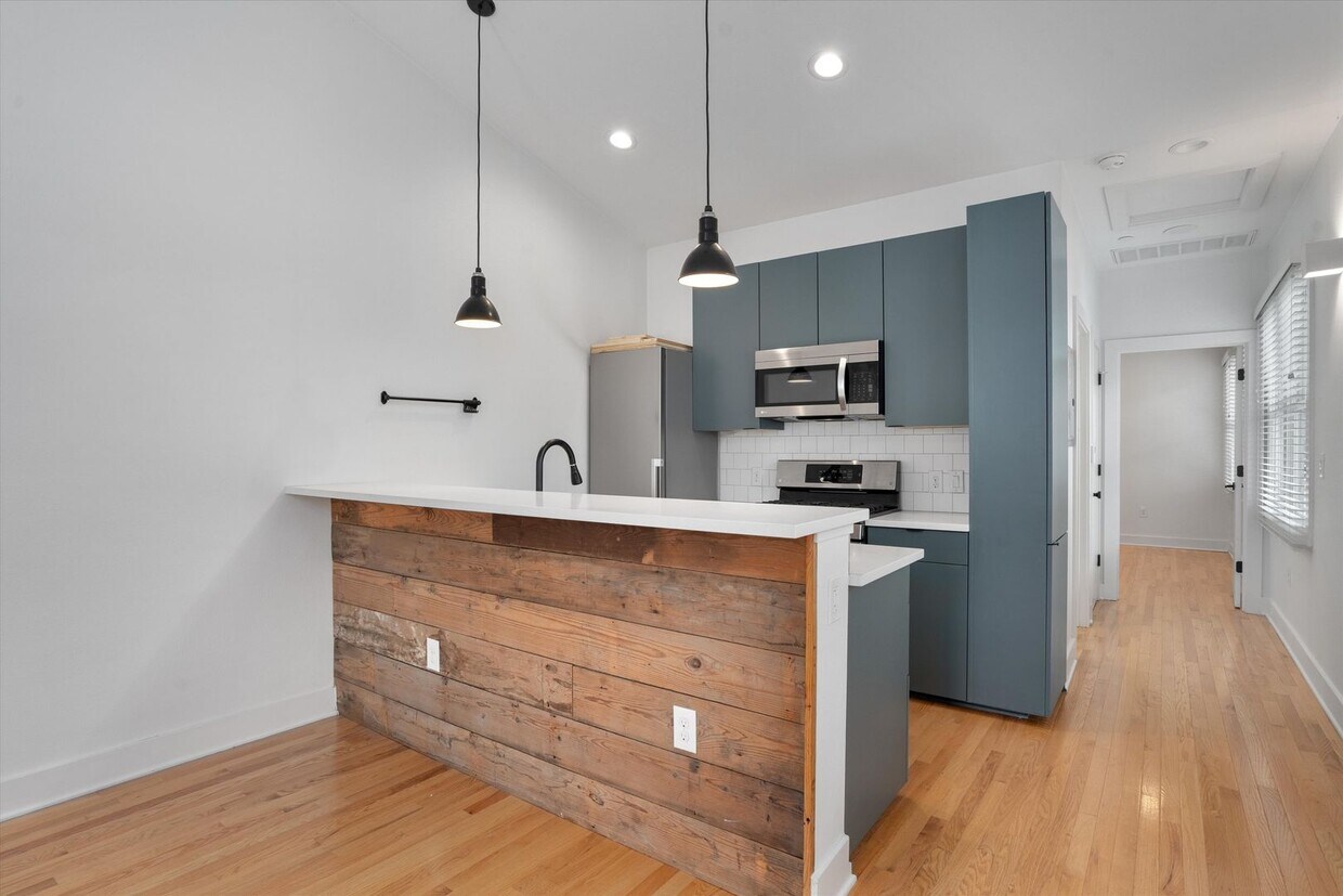 Foto principal - 4004 Avenue C