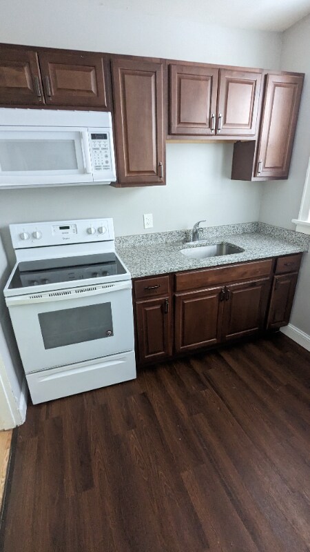 Foto del edificio - 3704 Hereford St