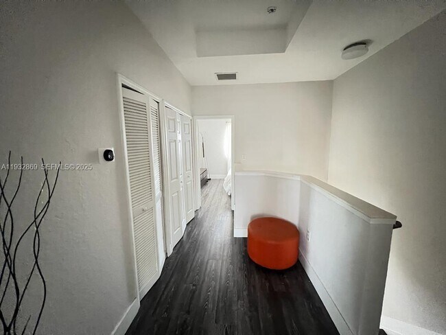 Foto del edificio - 8330 NW 107th Pl