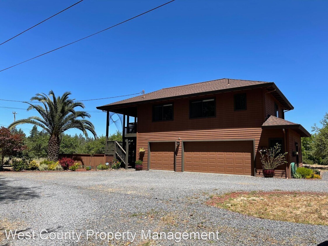 Primary Photo - Studio, 1 bath House - 5503 Thomas Rd Unit B