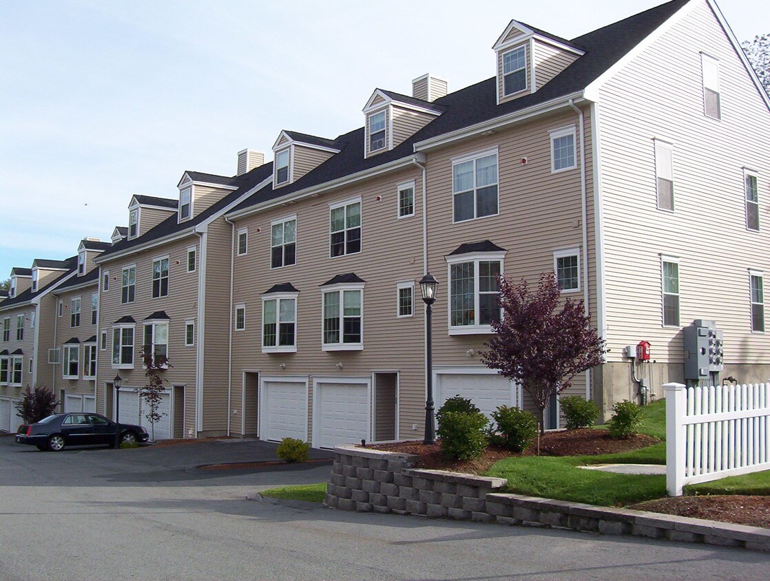 26 Pomeworth St, Stoneham, MA 02180 Townhome Rentals in Stoneham MA