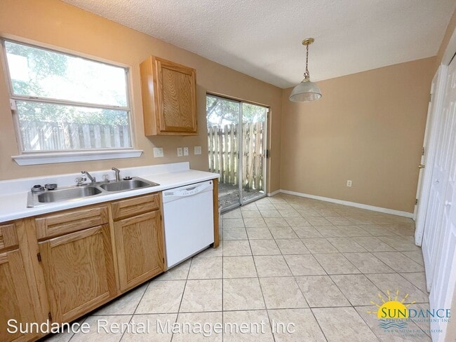 Building Photo - 2 br, 2 bath House - 990 Rockport Drive
