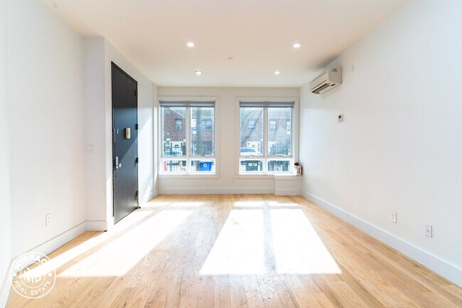 Foto del edificio - 735 Fenimore St
