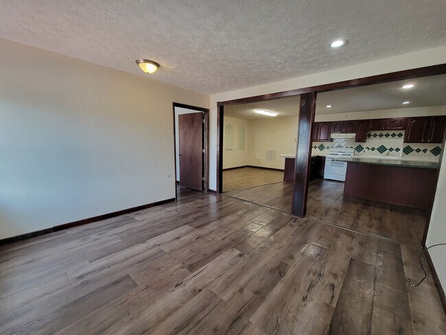 Building Photo - 3707 Roberts Matthews Highway, Unit A