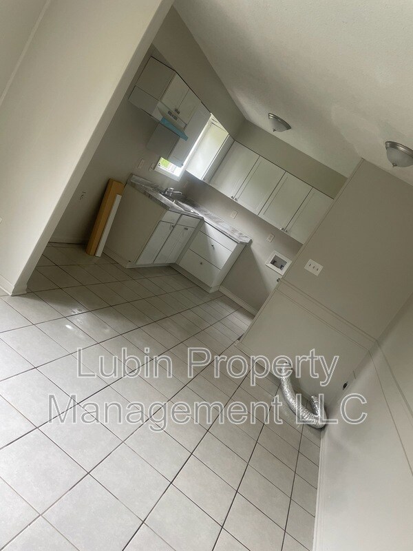 Building Photo - 3606 Voltaire Ave