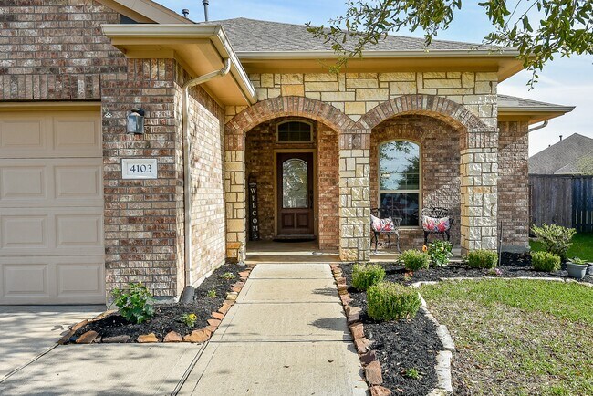 Foto del edificio - 4103 Churchill Pl Ct