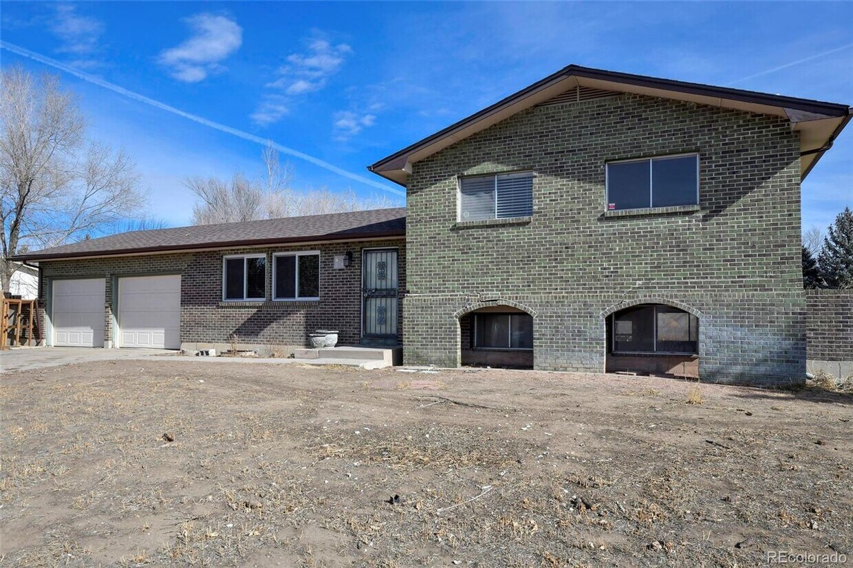 Foto principal - 4bed! Spacious Brick Tri-Level with Mounta...