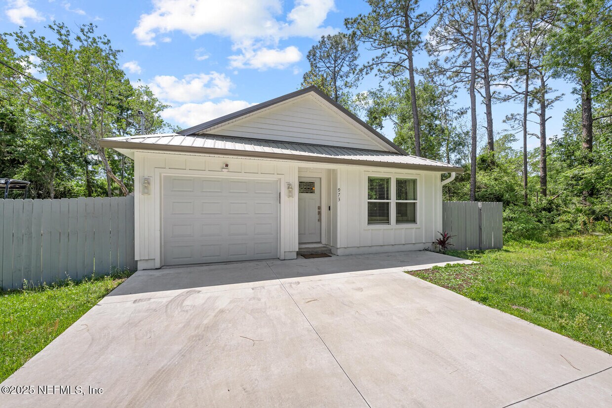 Foto principal - 973 Puryear St
