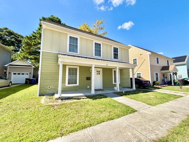 Foto del edificio - Spacious 4-Bedroom Home in Portsmouth