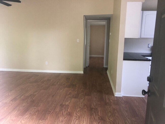 Building Photo - 1BR/1BA With Bonus Room