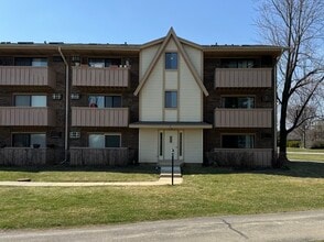 Building Photo - 1 Cedar Ct