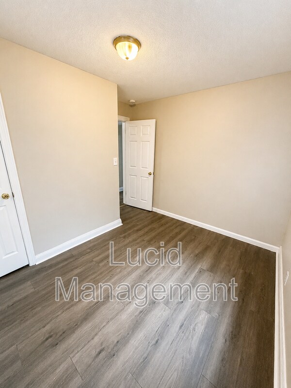 Building Photo - 3659 Lentz Ave