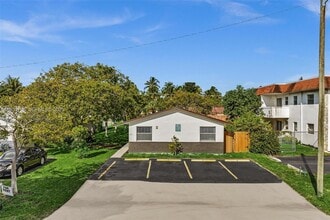 Building Photo - 329 SW 1st Ct