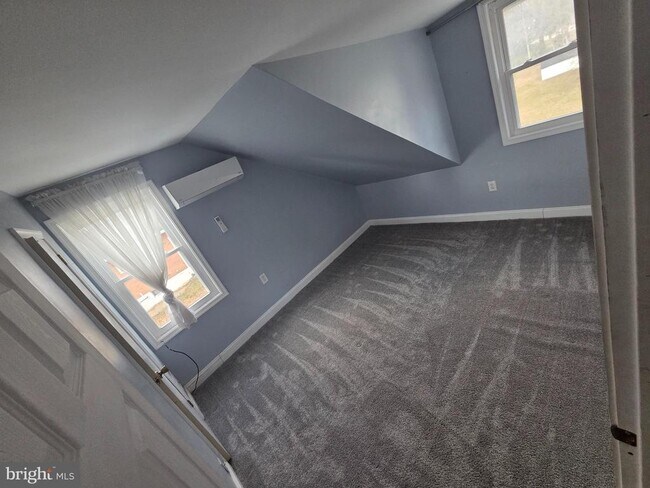 Foto del edificio - 4227 Cambridge St