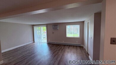 Building Photo - 310 Thompson Rd