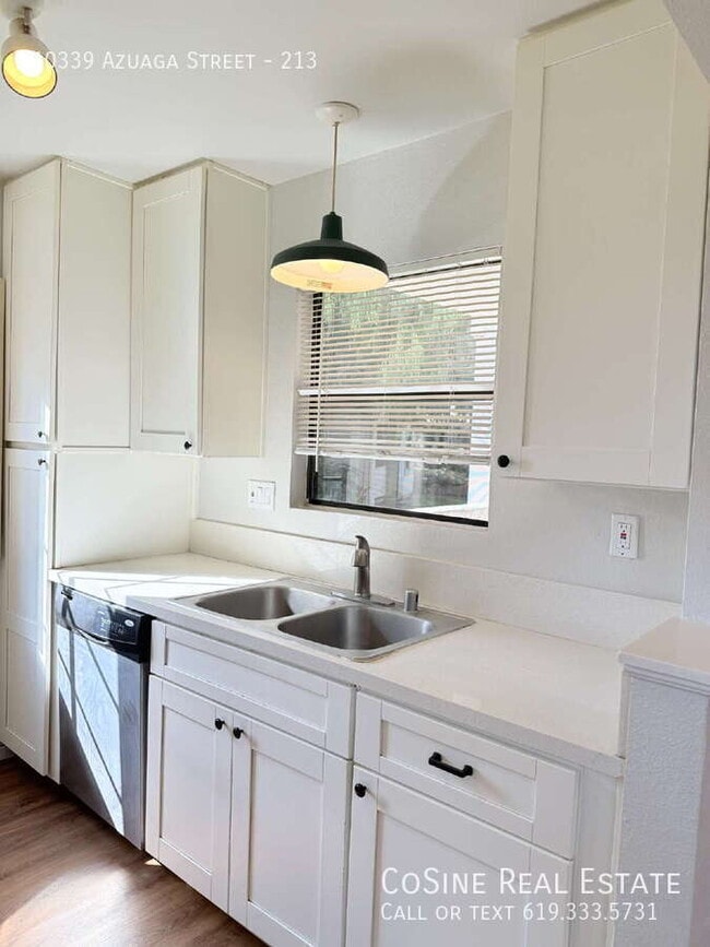 Building Photo - 10339 Azuaga St