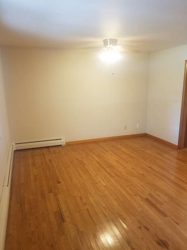 Bedroom - 101 S Owensby St