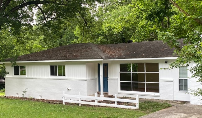 Building Photo - 3333 Valley Park Dr