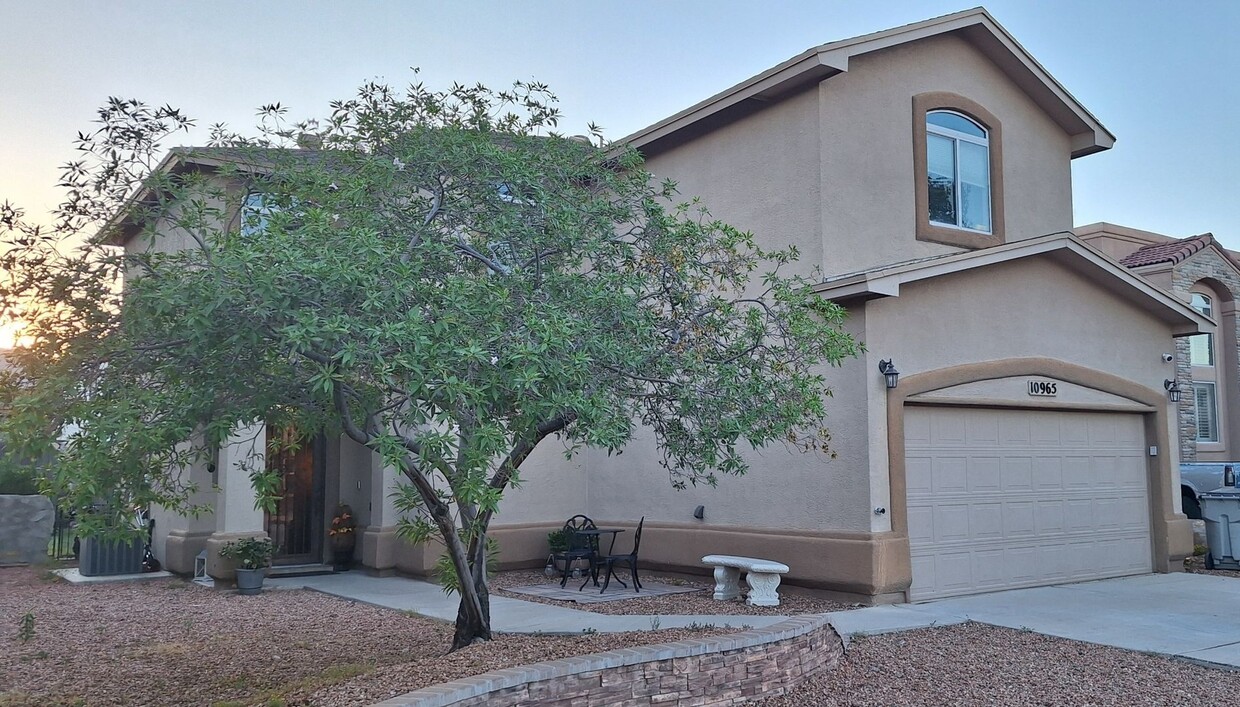 Foto principal - Northeast El Paso 4 Bed Refrig A/C!