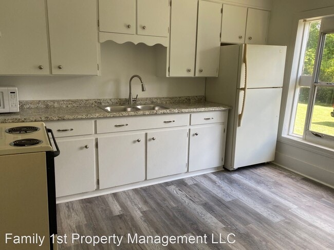 Building Photo - 1 br, 1 bath House - 809 S. High St Unit 2