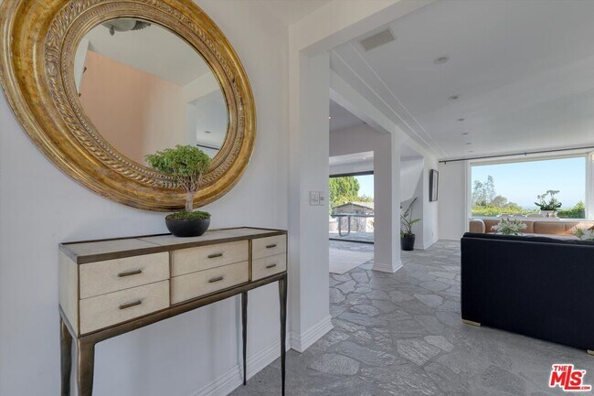 Foto del edificio - 1300 Summitridge Dr