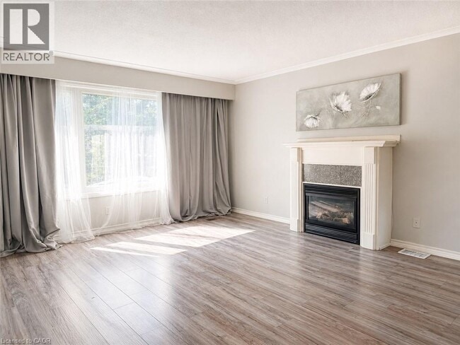 Building Photo - 580 Forest Hill Dr