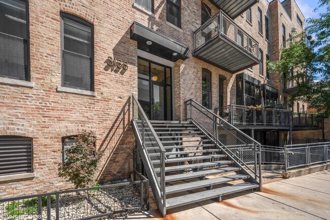 Foto del edificio - 3133 N Lakewood Ave