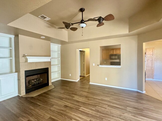 Building Photo - 421 Sterling Pointe Way