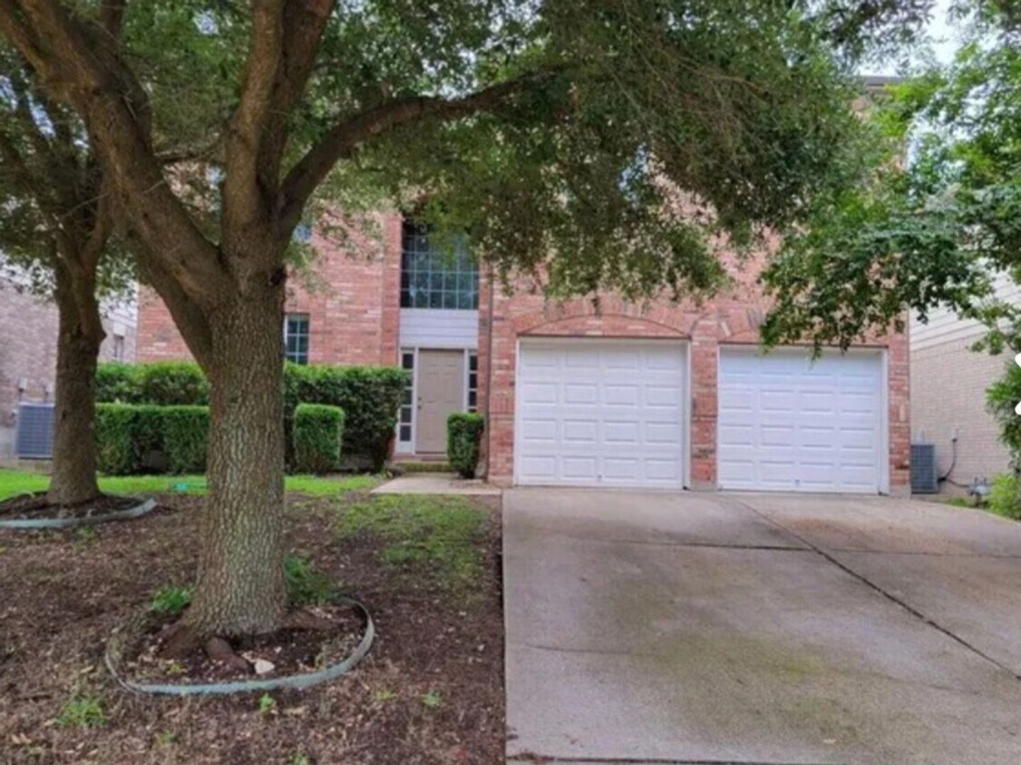 Foto principal - Charming & Spacious 4/BR 3/BR Home – Pet F...