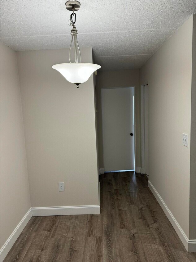 Primary Photo - 2716 Vandiver Dr