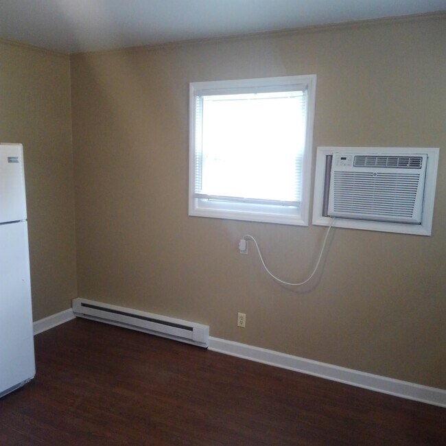 Kitchen/Living Room - 1403 Glenside Dr