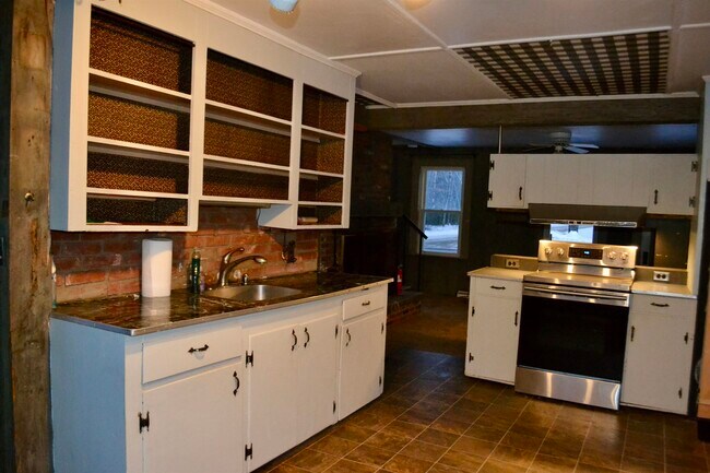 Foto del edificio - 224 E Main St