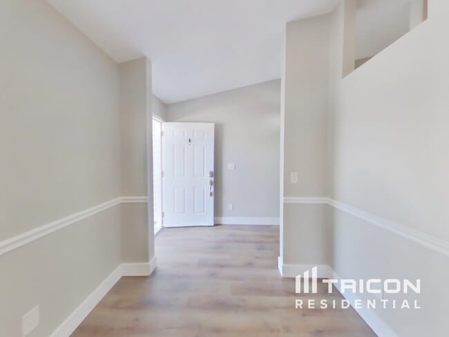 Building Photo - 84092 St James Ct