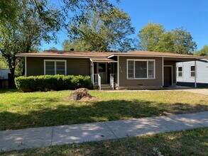 Building Photo - 1818 S 39th St