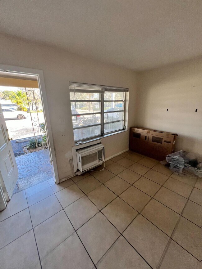 2032 NE 26th St, Wilton Manors, FL 33305 Townhome Rentals in Wilton